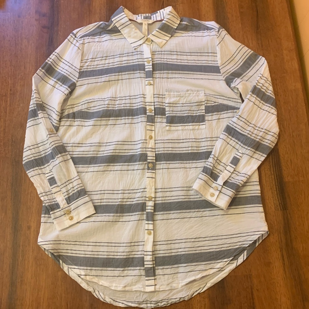 Matilda Jane Joanna Gaines button down medium whiter dark blue stripes casual